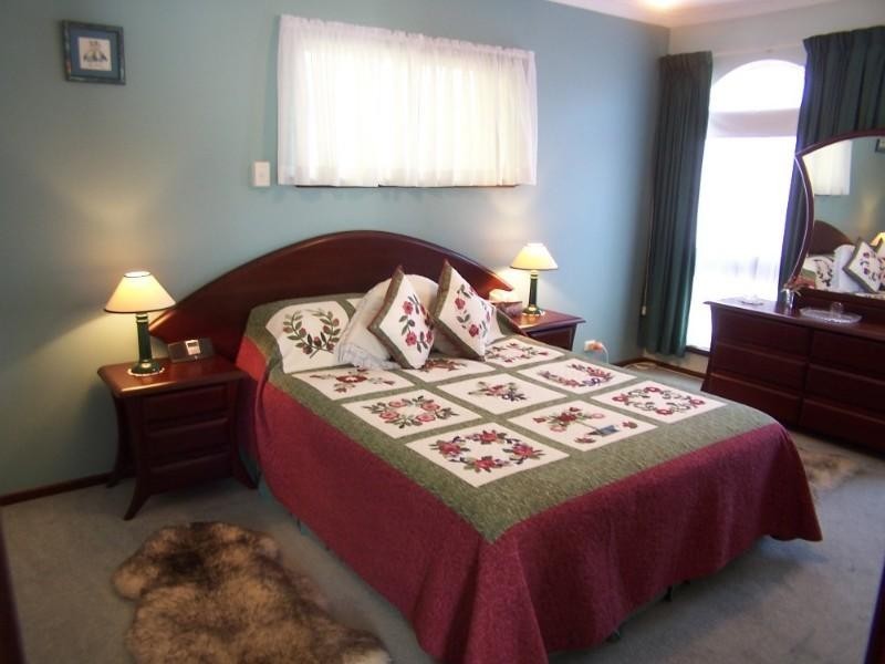 15 Sampson Road, Kalamunda WA 6076