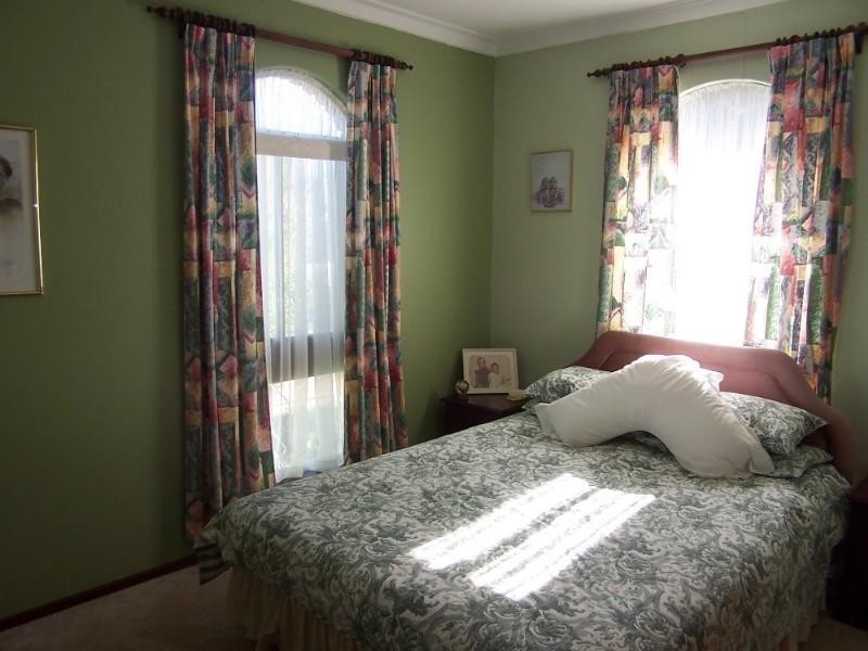 15 Sampson Road, Kalamunda WA 6076