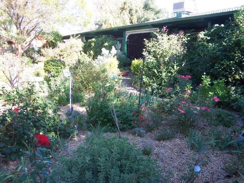 15 Sampson Road, Kalamunda WA 6076