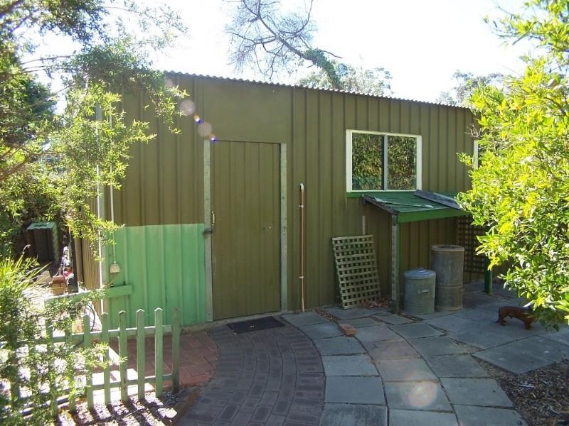 15 Sampson Road, Kalamunda WA 6076