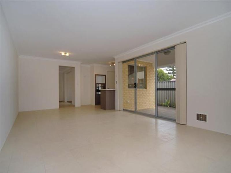 2/44 Range View Road, High Wycombe WA 6057