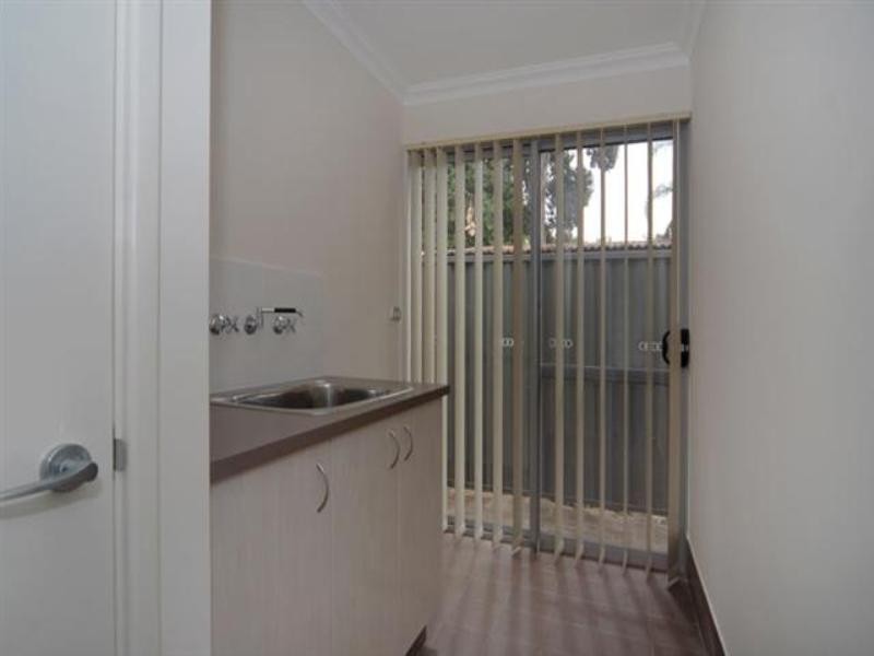 2/44 Range View Road, High Wycombe WA 6057