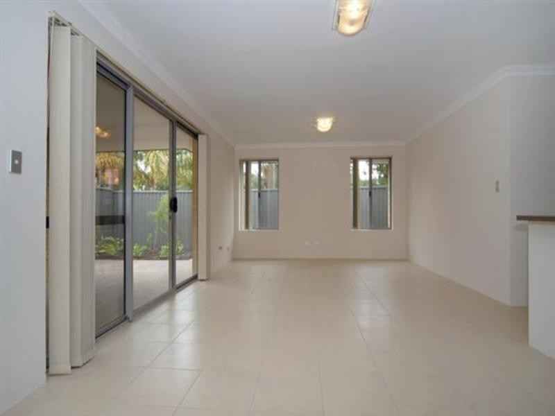 2/44 Range View Road, High Wycombe WA 6057