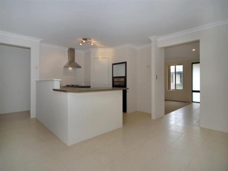 2/44 Range View Road, High Wycombe WA 6057