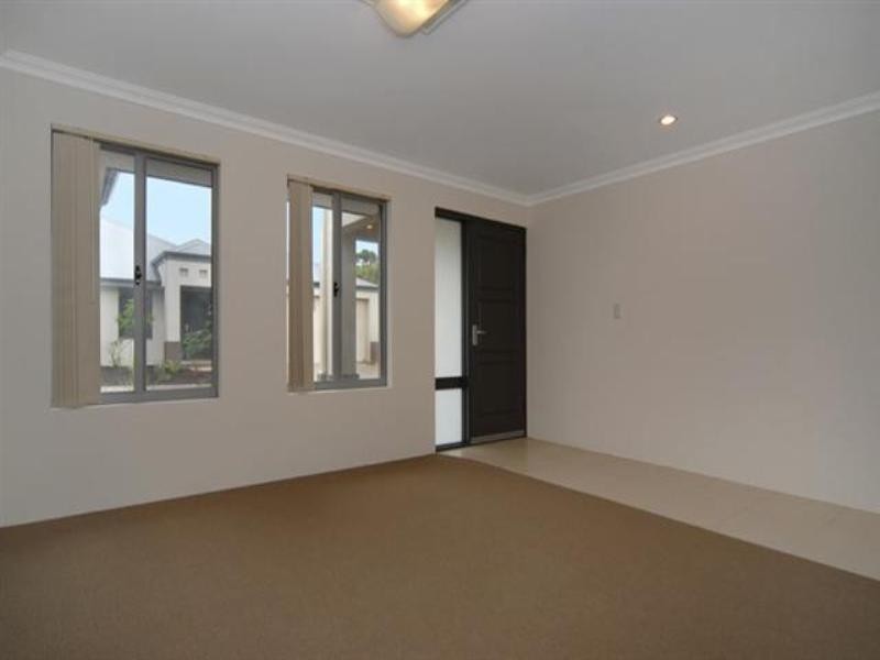 4/44 Range View Road, High Wycombe WA 6057