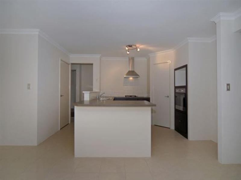 4/44 Range View Road, High Wycombe WA 6057