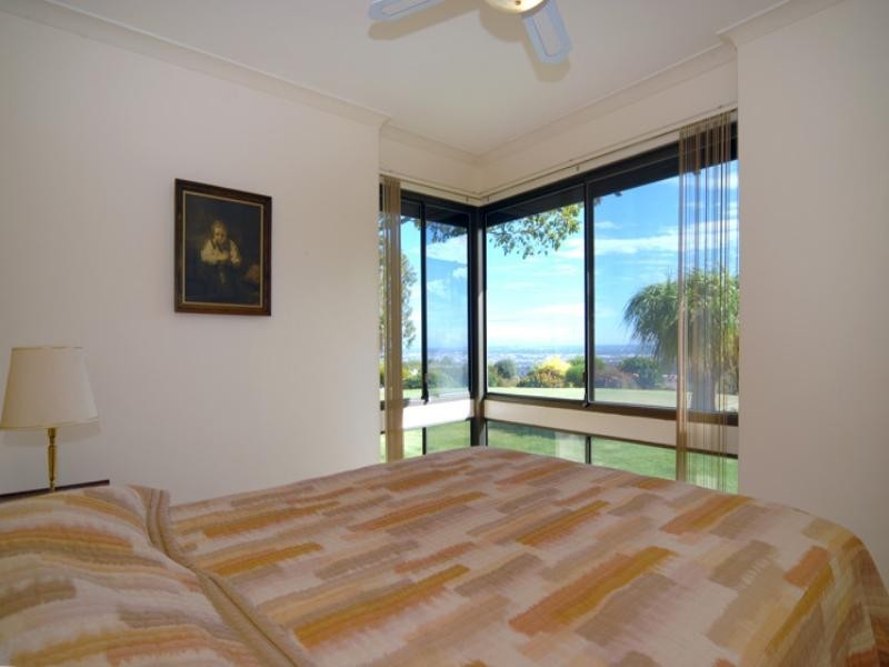 17 High Peak Place, Lesmurdie WA 6076
