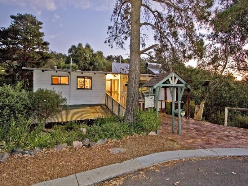 28 Josephine Crescent, Kalamunda WA 6076