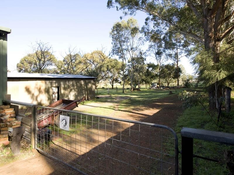 86 Victoria Road, Wattle Grove WA 6107