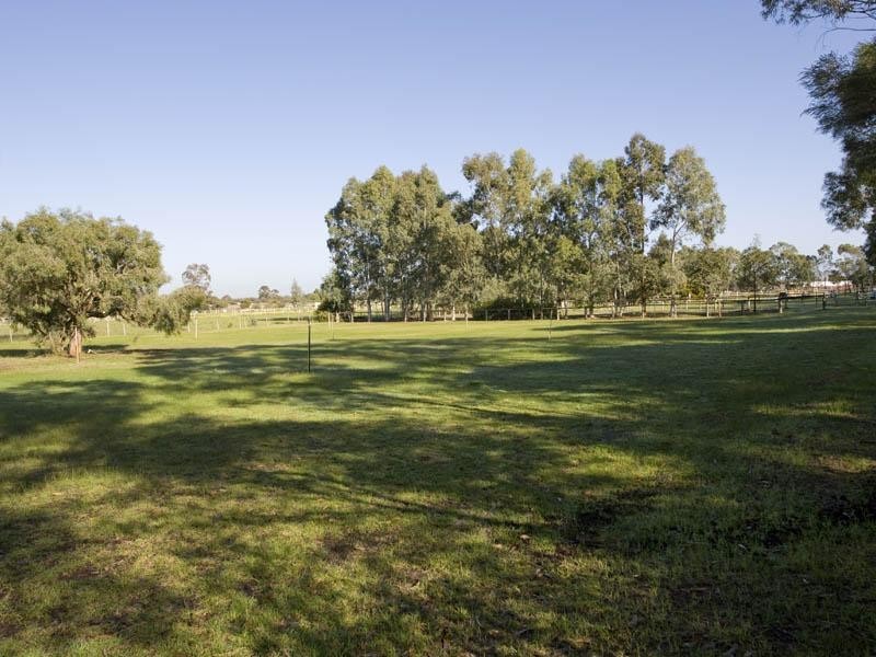 86 Victoria Road, Wattle Grove WA 6107