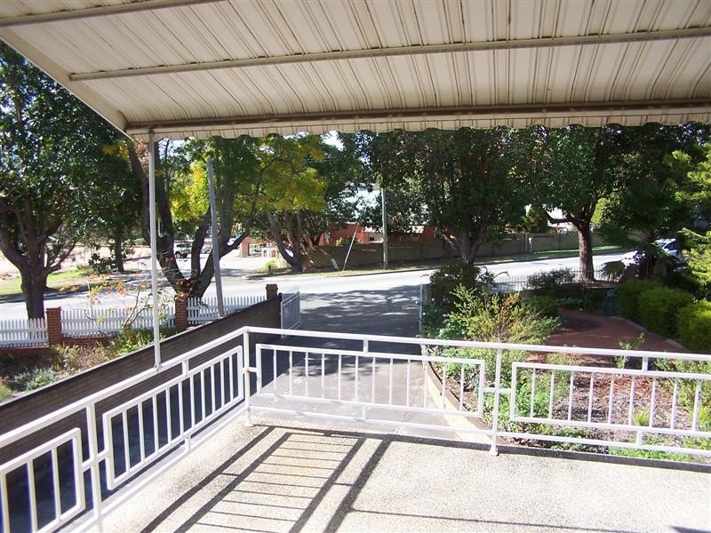 19 Kalamunda Road, Kalamunda WA 6076