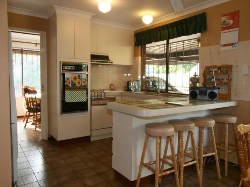 26 Aralia Way, Forrestfield WA 6058