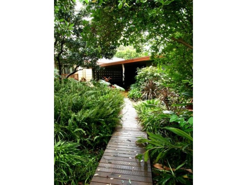 80 Falls Road, Lesmurdie WA 6076