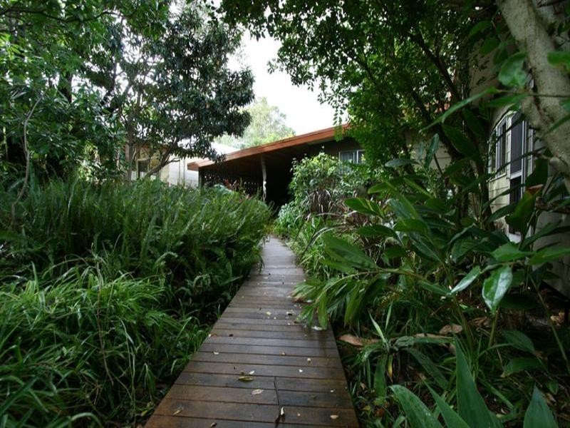 80 Falls Road, Lesmurdie WA 6076