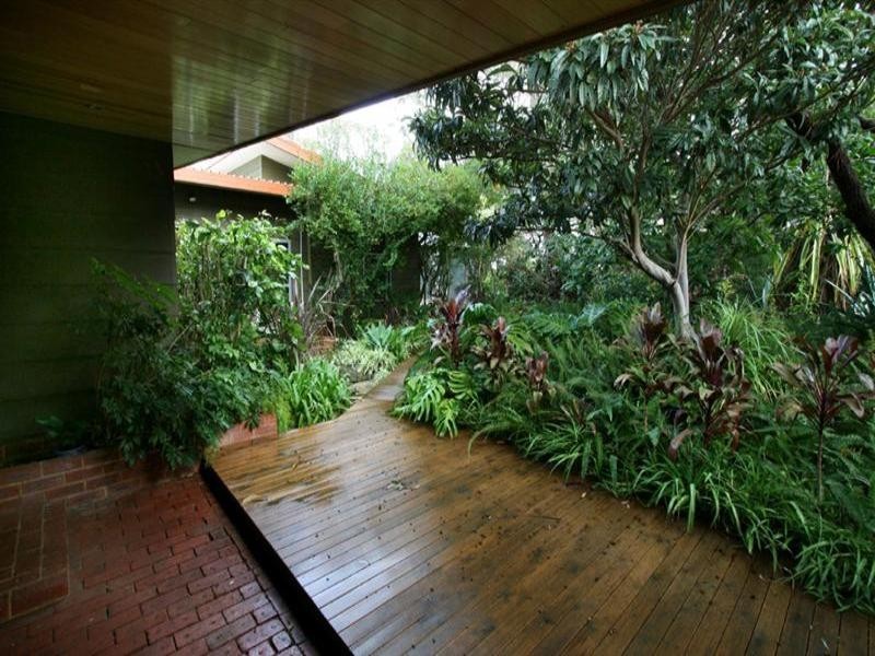 80 Falls Road, Lesmurdie WA 6076