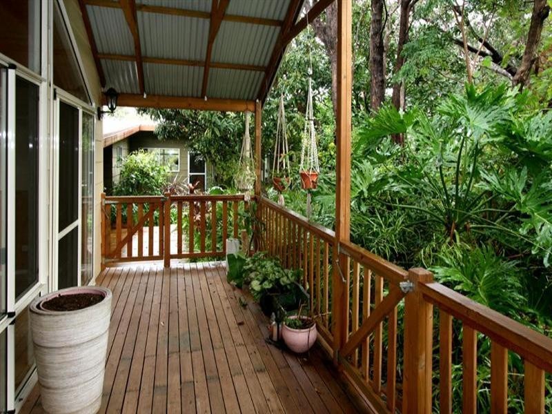 80 Falls Road, Lesmurdie WA 6076