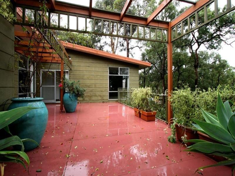 80 Falls Road, Lesmurdie WA 6076