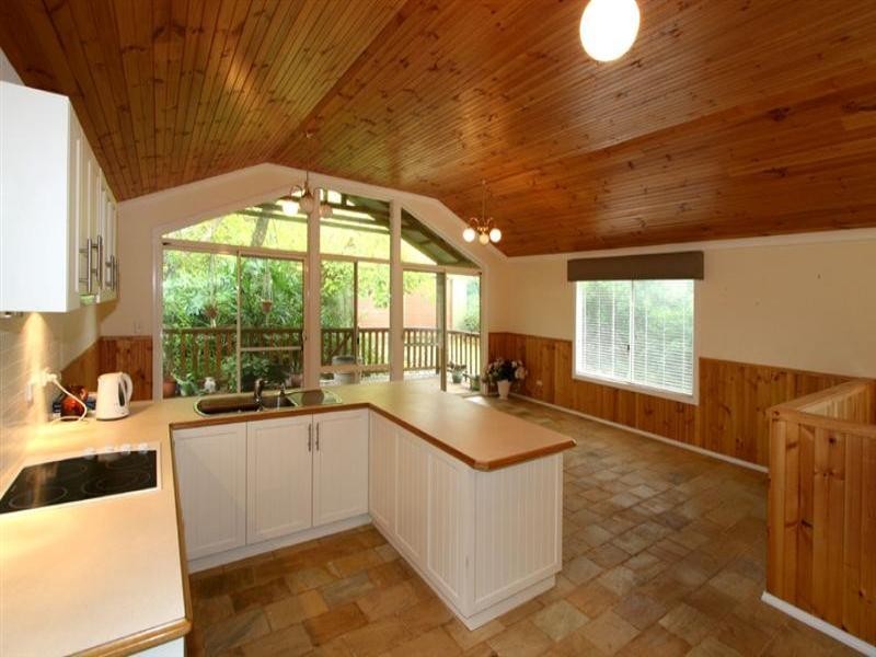 80 Falls Road, Lesmurdie WA 6076