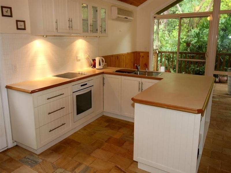 80 Falls Road, Lesmurdie WA 6076