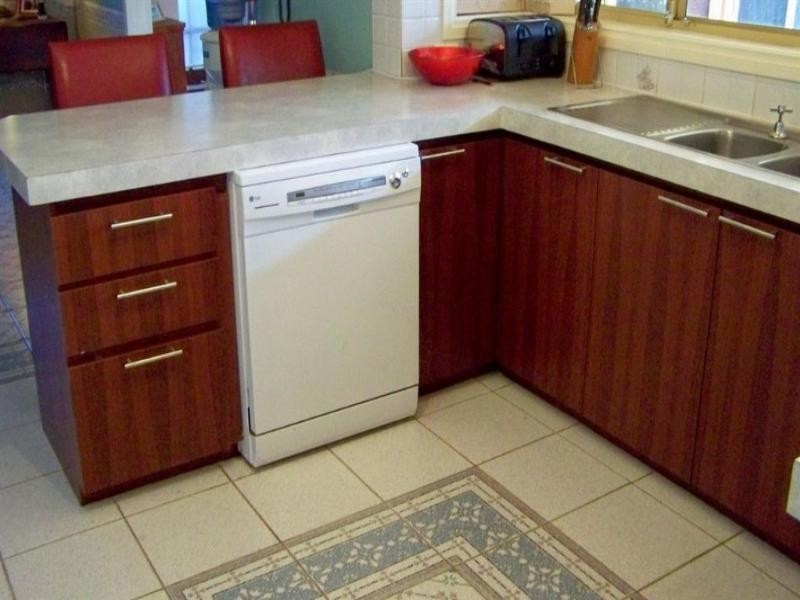 14 Kulungar Elbow, South Guildford WA 6055