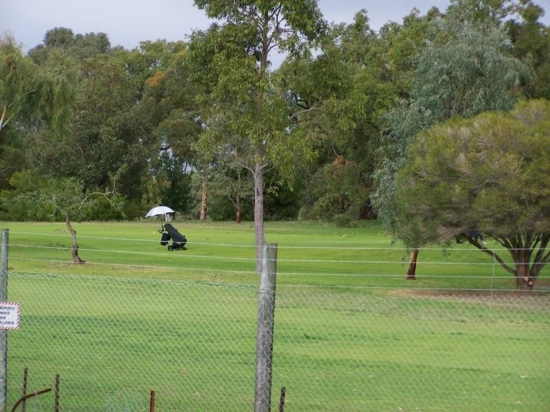 14 Kulungar Elbow, South Guildford WA 6055