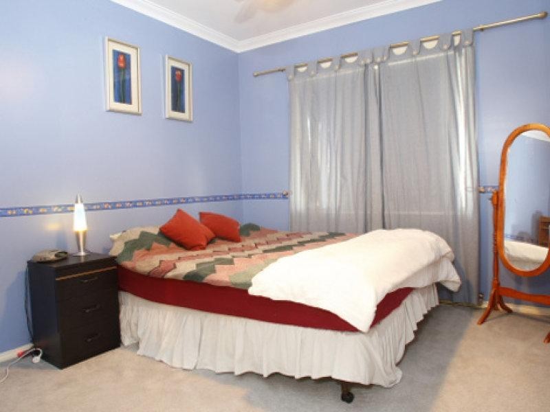 14 Kulungar Elbow, South Guildford WA 6055