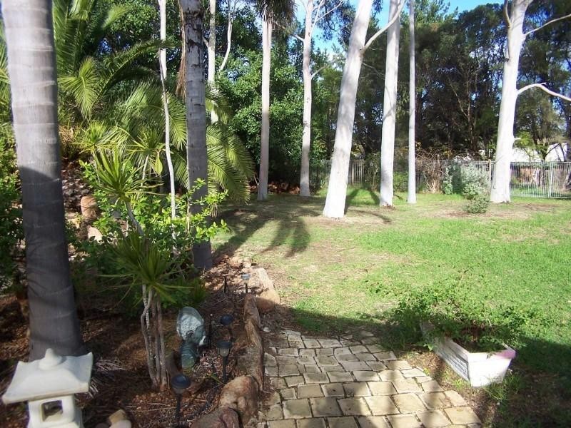 18 Dampiera Court, Maida Vale WA 6057