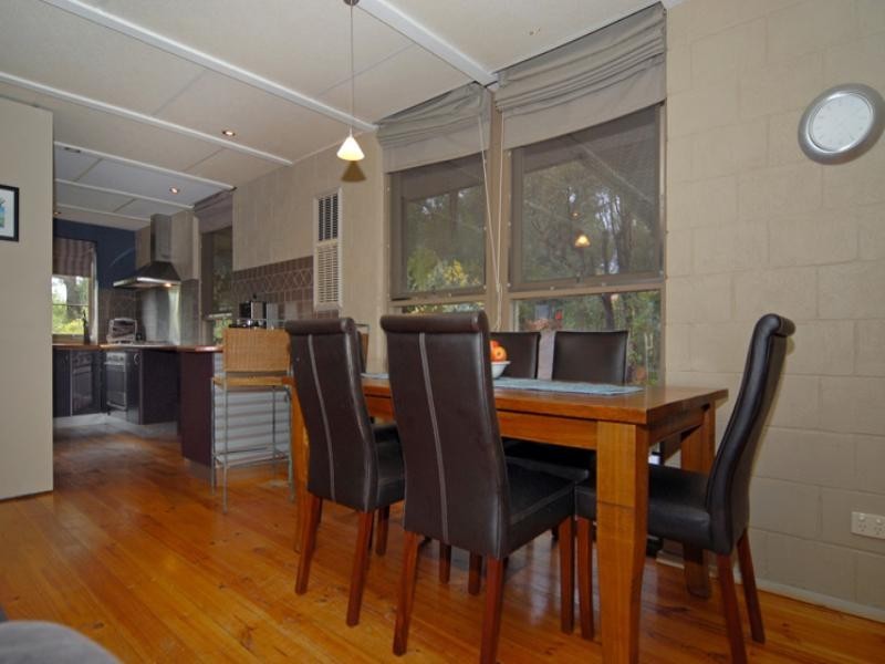 11 Vernallen Way, Lesmurdie WA 6076