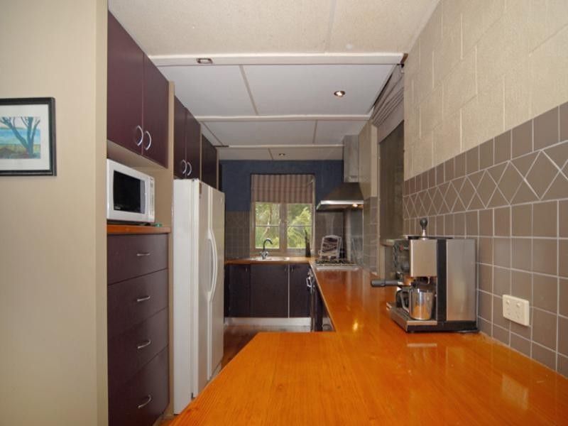 11 Vernallen Way, Lesmurdie WA 6076