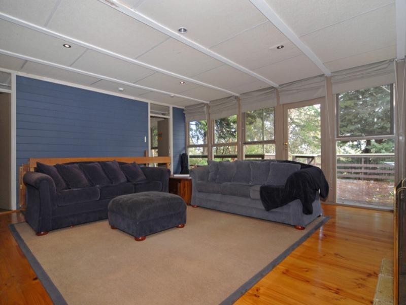 11 Vernallen Way, Lesmurdie WA 6076