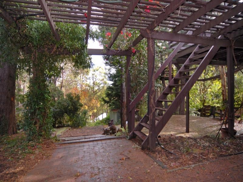 11 Vernallen Way, Lesmurdie WA 6076