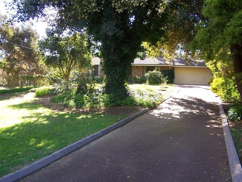 16 Fletcher Road, Lesmurdie WA 6076