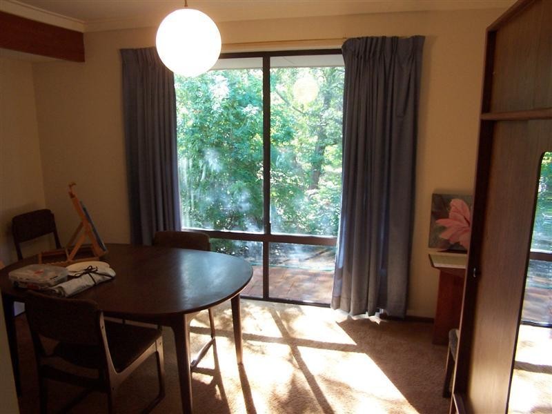 16 Fletcher Road, Lesmurdie WA 6076