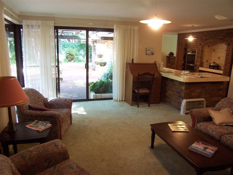 16 Fletcher Road, Lesmurdie WA 6076