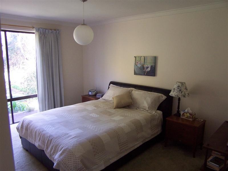 16 Fletcher Road, Lesmurdie WA 6076