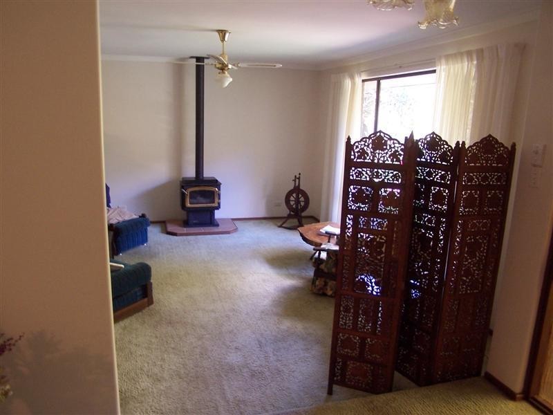 16 Fletcher Road, Lesmurdie WA 6076