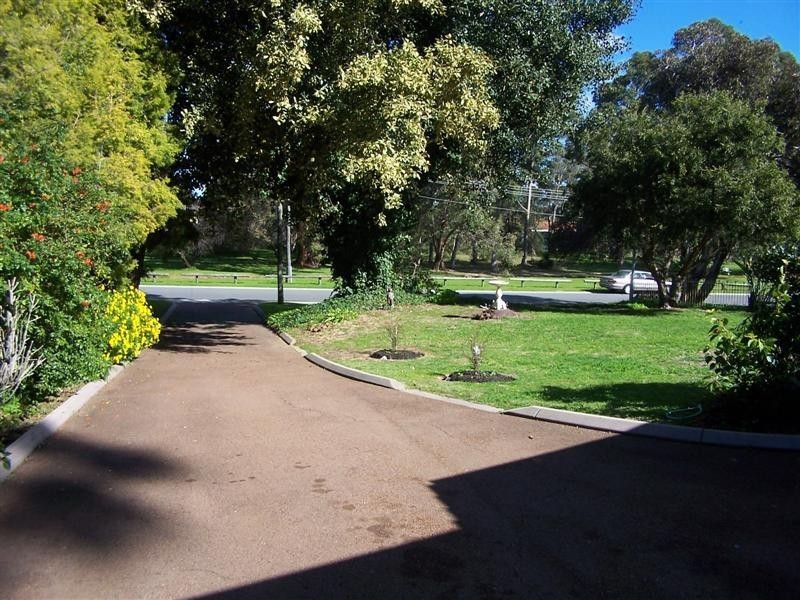 16 Fletcher Road, Lesmurdie WA 6076