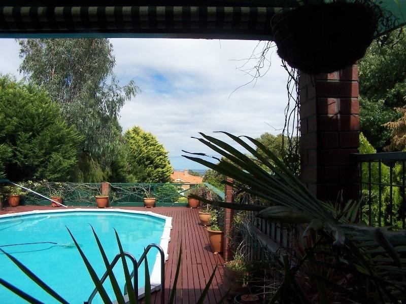 21 Walbeck Road, Kalamunda WA 6076