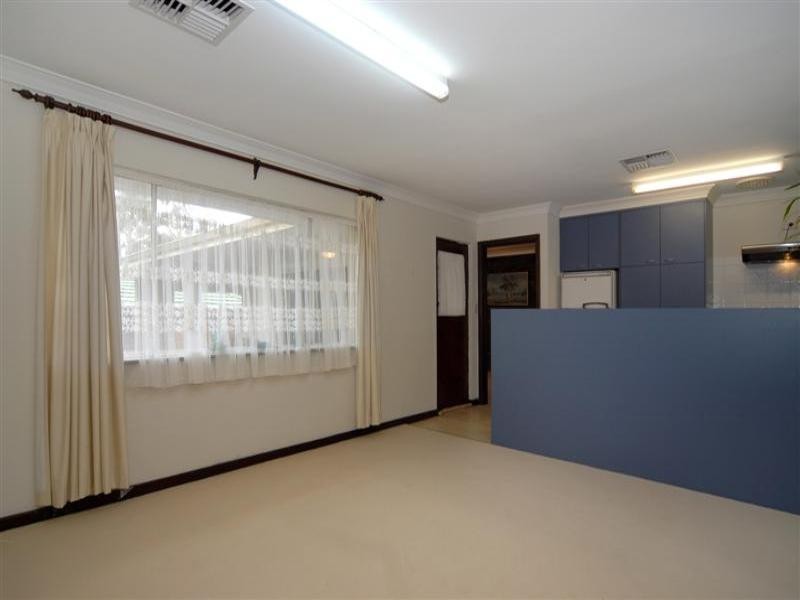 39 urch Road, Kalamunda WA 6076