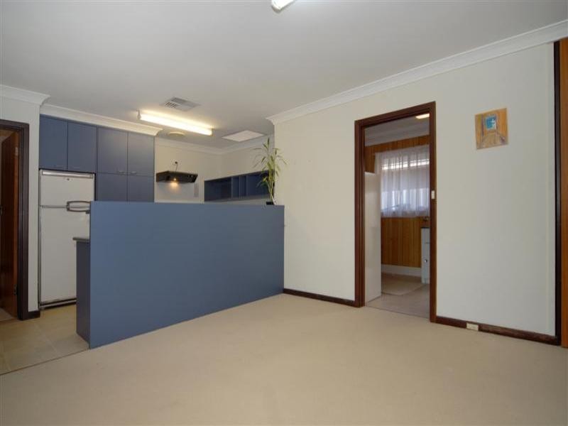 39 urch Road, Kalamunda WA 6076