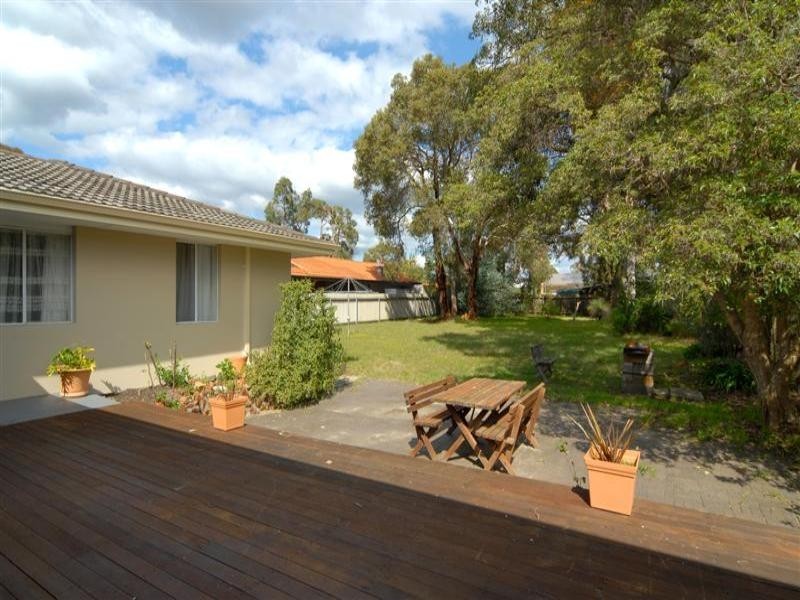 39 urch Road, Kalamunda WA 6076