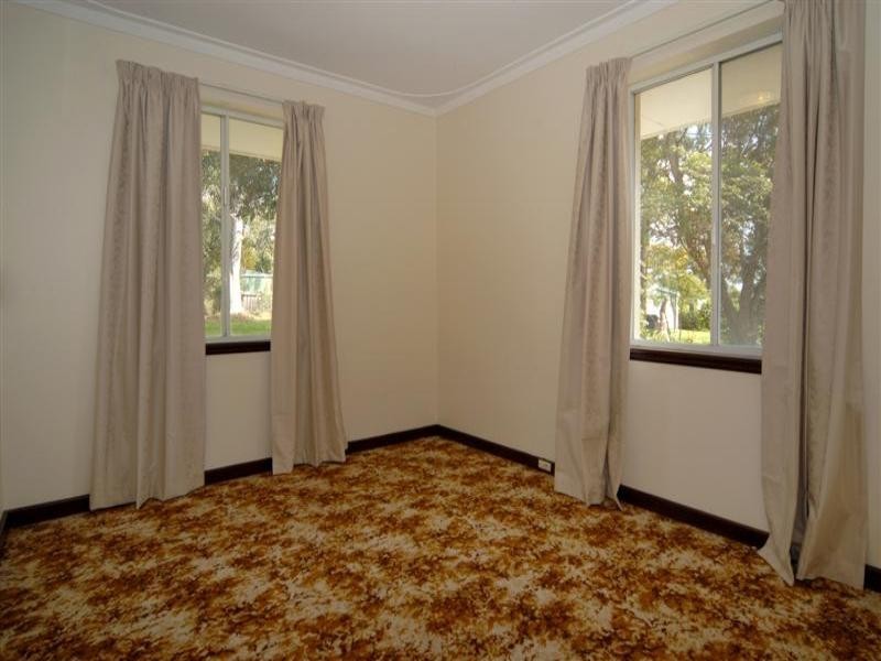 39 urch Road, Kalamunda WA 6076