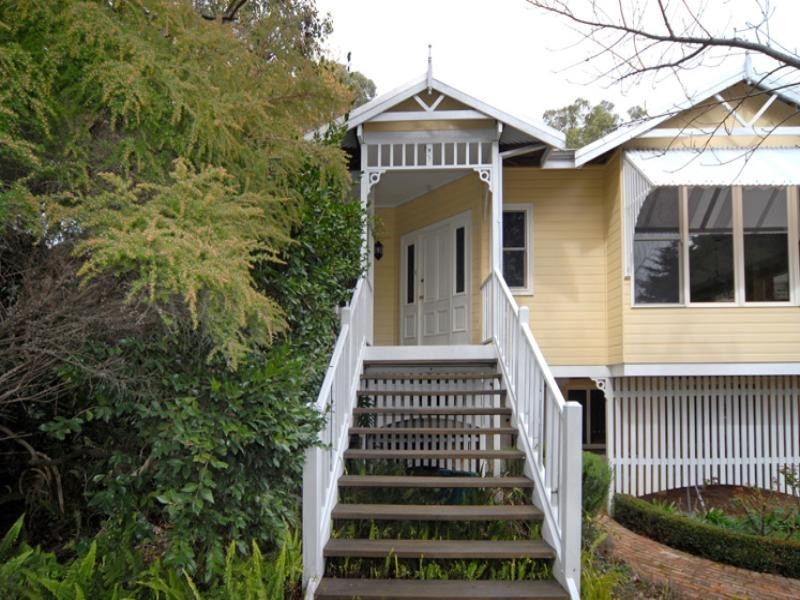 12 Alpine Road, Kalamunda WA 6076