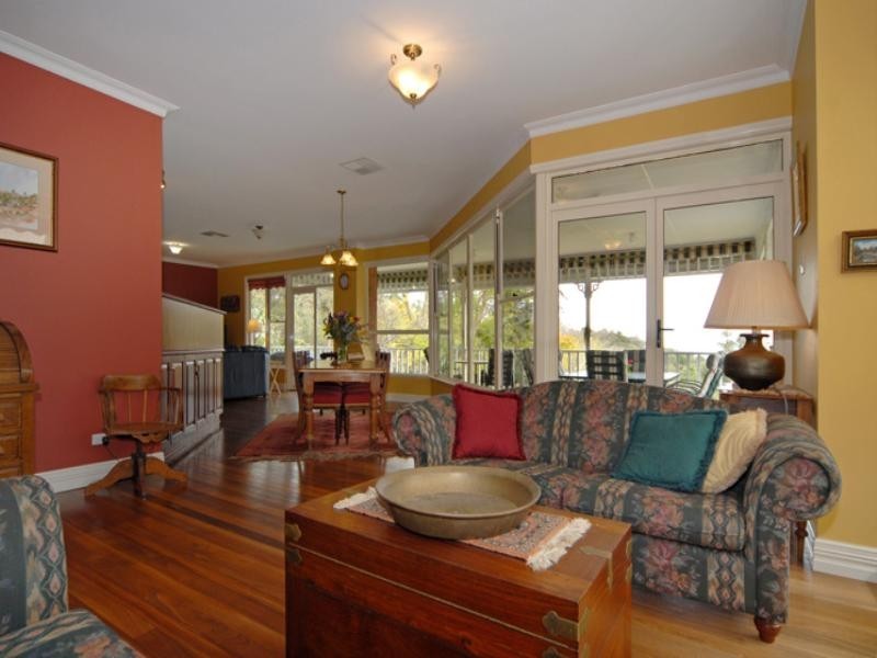 12 Alpine Road, Kalamunda WA 6076