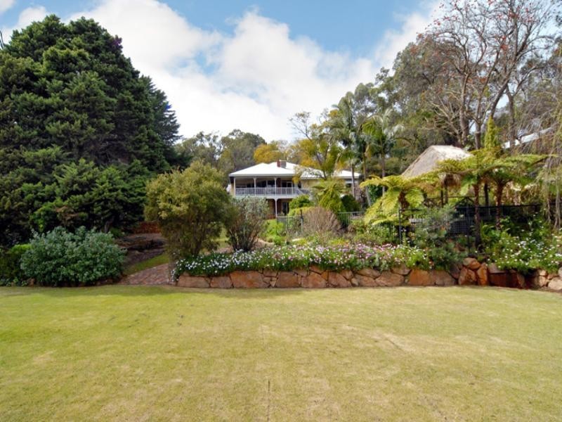 12 Alpine Road, Kalamunda WA 6076