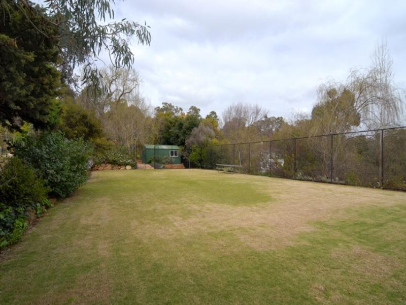 12 Alpine Road, Kalamunda WA 6076