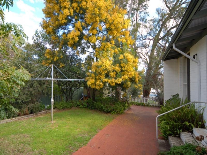 1/4 Shelley Road, Kalamunda WA 6076