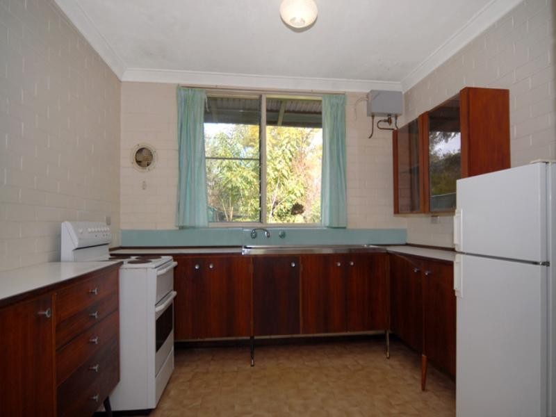 1/4 Shelley Road, Kalamunda WA 6076