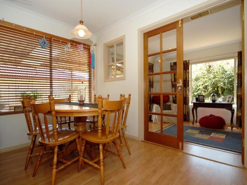 5 Doepel Way, Wattle Grove WA 6107