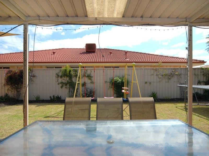 5 Doepel Way, Wattle Grove WA 6107